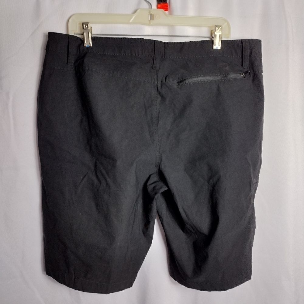 Weatherproof shorts - Picture 2 of 4